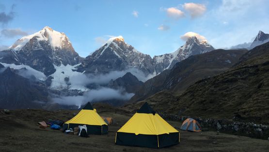 Camping in cordillera huayhuash